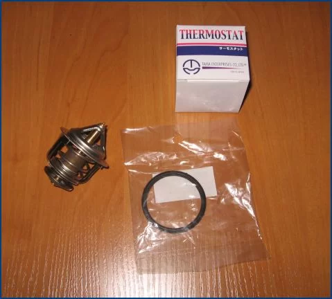 Termostat NISSAN TOYOTA - [08-0204](82)